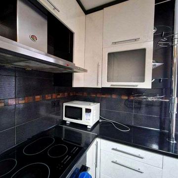 Сдам 3х комнатную Парус косметика