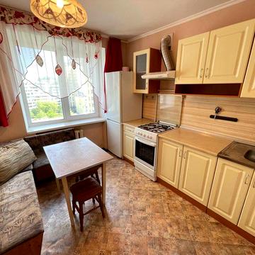 Газ и газовая плита! Сдам 1-к.кв. Оболонский район. Ул.Макеевская 7.