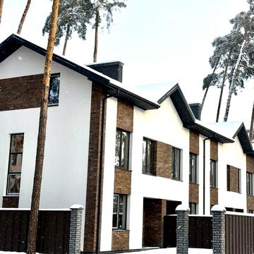 Таунхаус по вул. Українська з цент. комунікаціями без%