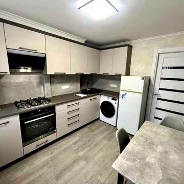 Продам 1 комнатную квартиру , метро Холодная гора 5/9 с  капит ремонт.