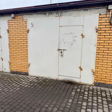 Озерна вул., 14