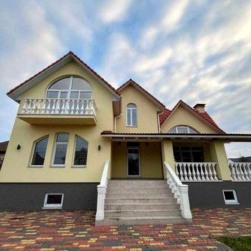 Будинок з підвалом на всю площу будинку! ТОП-локація! Чорновий ремонт!