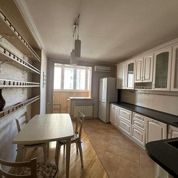 Сдам в оренду 2к по вул. Пчілки Олени, 5