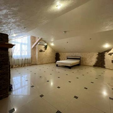 Продається 4 кімнатна двохрівнева квартира по вул. Будного