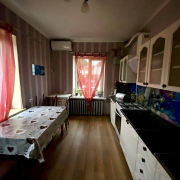 Семена Палия, Кишиневская, дом со своим двориком и гаражом