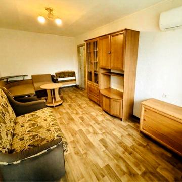 Продам 1 к квартиру вул Листопадова