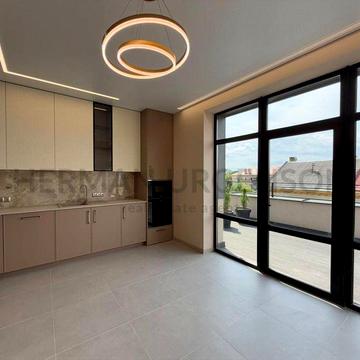 Продаж 3к квартири 92 м.кв / вул. Собранецька, Центр