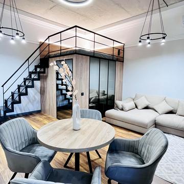 Зарічна вул., 6