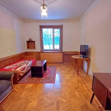 Долгосрочная аренда 3х кв.  1/4. Сталинка.