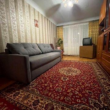 Продаж укомплектованої 2к квартири в районі 12 школи