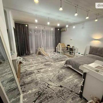 Довгострокова оренда 5к Дім Новоберегова вулиця