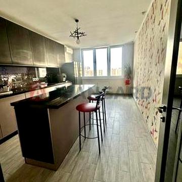 Простору 2-кімнатна квартира з якісним ремонтом