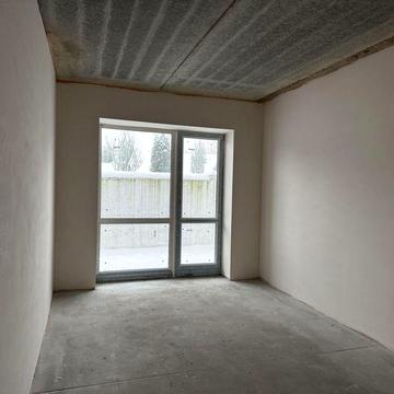 Продається дуже вигідно 1к квартира у зданому будинку з терасою ! 43м2