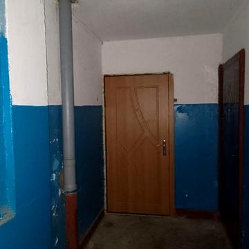 Трикімнатна квартира в Підгородні перший поверх