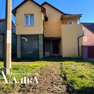 В продажі частина будинку