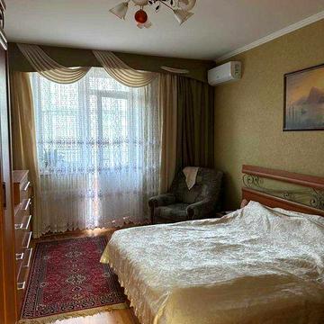 Затишна , укриття, генератор кондиці- ри, посуд. маш., поруч метро