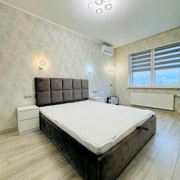 ЖК Campus, Нижньоключова 14,  Караваєві дачі, будинок з генератором