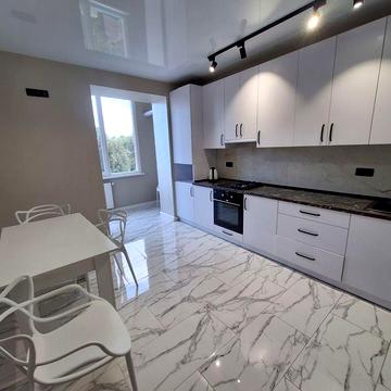 Власник. 1 к.новобудова у хорошій локації, р-н.вул.Галицька  біля АТБ