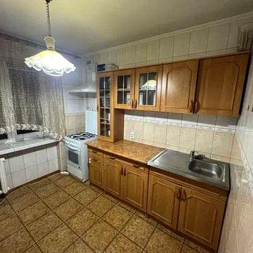 Продаж двокімнатної квартири , хороший та зручний район