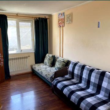 Центральна, 13