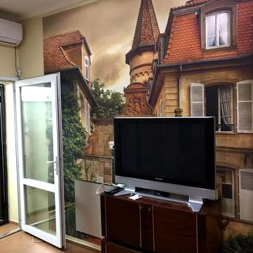 Парусна вул. (Героїв Сталінграду), 1