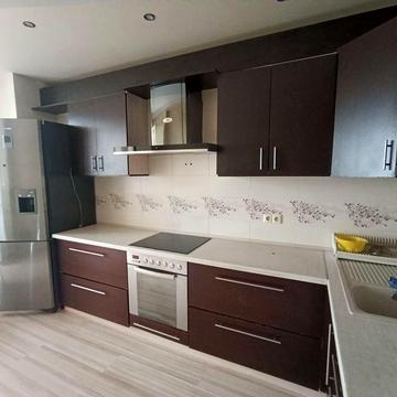 Сдаётся долгосрочно 2 ком квартира на Сахарова/Высоцкого.