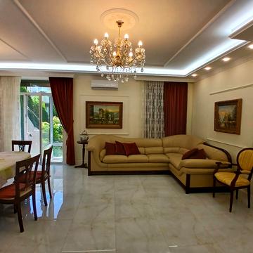 Центральна вул.