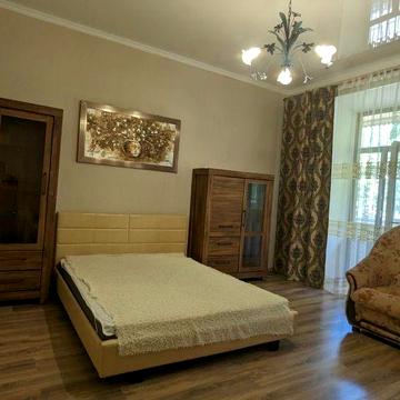 Ніжинська вул., 40