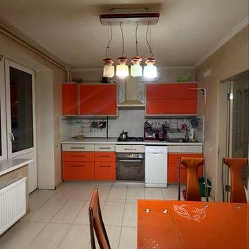 Здається в оренду 4-кімнатна дворівнева квартира