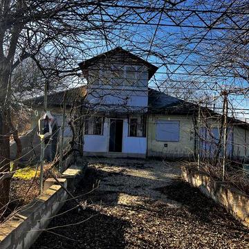 Будинок на 31 соткі в Дачному з садом і зоною відпочинку.