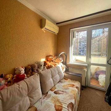 Черемушки.  2к квартира біля Парка Твена з лоджією по периметру