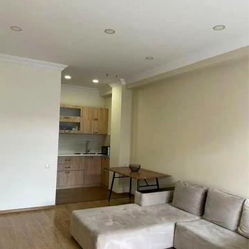 Квартира з ремонтом та меблями - заходь та живи .