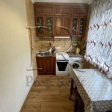 Василя Порика просп., 3