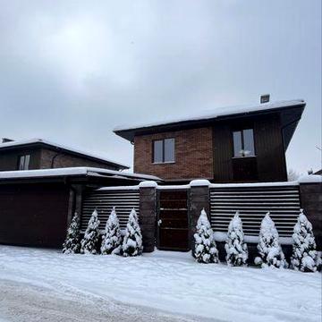 Продаж двоповерхового будинку з ділянкою 6моток. Гатне