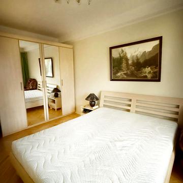 Русанівська набережна вул., 4