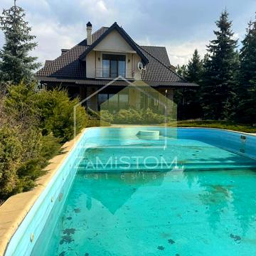 Карєрна вул., 80