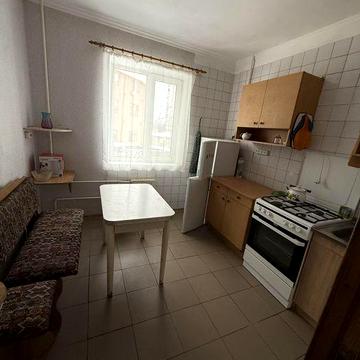 Сдам 2-х кімнатну квартиру початок Троєщини