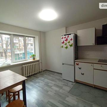 Продаж 1к Квартира Космонавтів вулиця