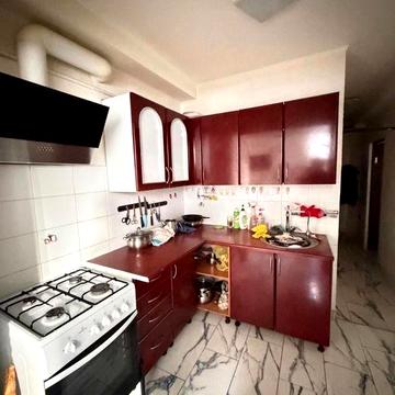 Продам 2-комнатную квартиру на Героев Обороны