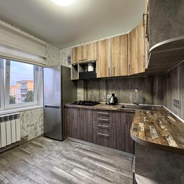 Героїв просп., 25