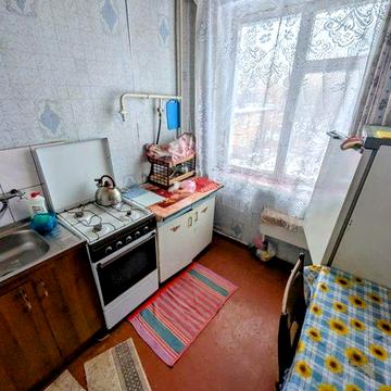 З меблями і технікою