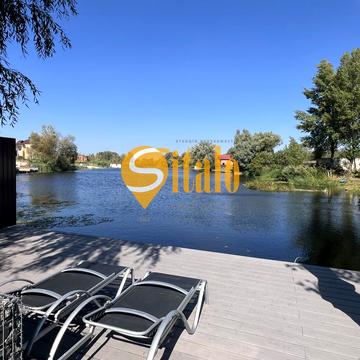 Центральна вул.