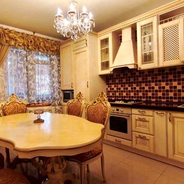 Продаж 3-кімнатної квартири в центрі нашого славного міста.