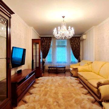 Продаж 3-кімнатної  квартири в центрі  нашого славного міста.