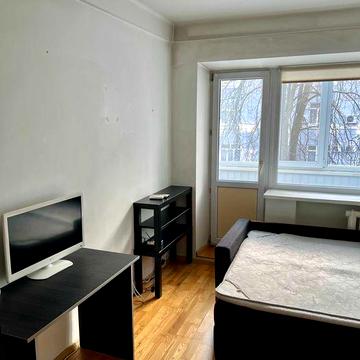 Оренда 1к з газовою плитою і балконом! Метро Печерск! Д. Дорошенка 59А