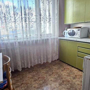 Академіка Глушкова просп., 25