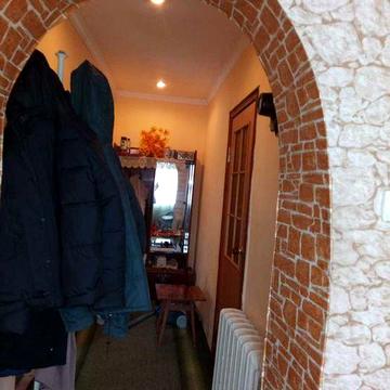 житловий будинок з господарськими будівлями