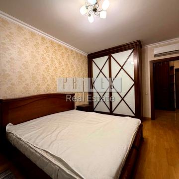 Золотоустівська вул., 34