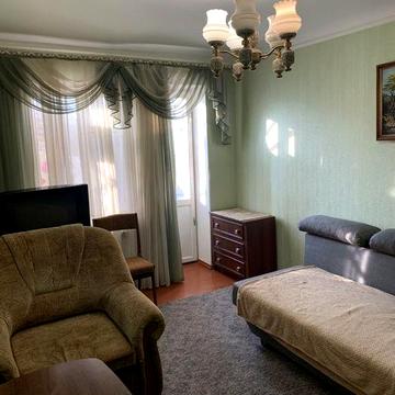 Здам 3кім. Київська (р.н кінотеатра Україна)