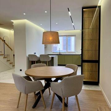 Продаж стильного таунхаусу, New Village